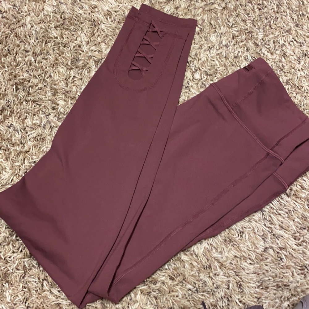 Mono B plum  colored leggings size M